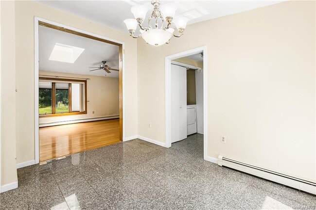 Building Photo - 19 Raker Rd