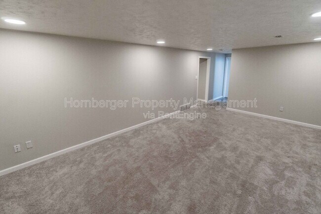 Building Photo - 6604 N Greenwood Blvd