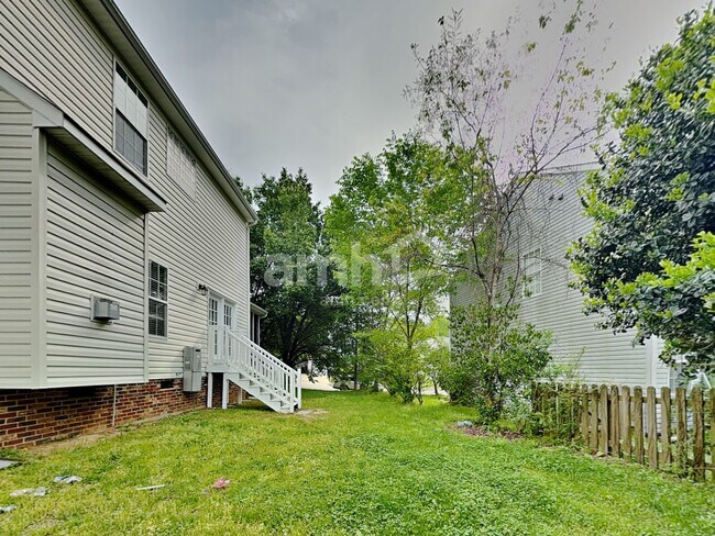 Building Photo - 8420 Astwell Ct