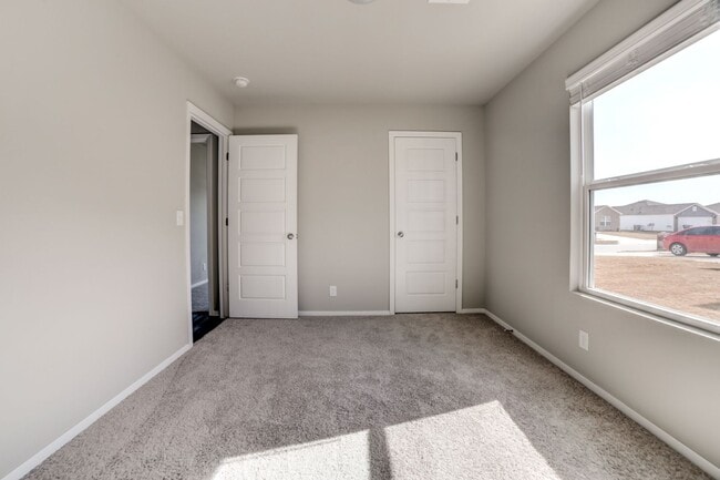 Building Photo - Beautiful Newer 3 Bedroom, 2 Bath Home Move-In Ready