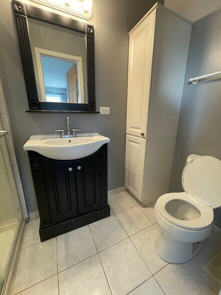 Building Photo - 1105 E Ardyce Ln