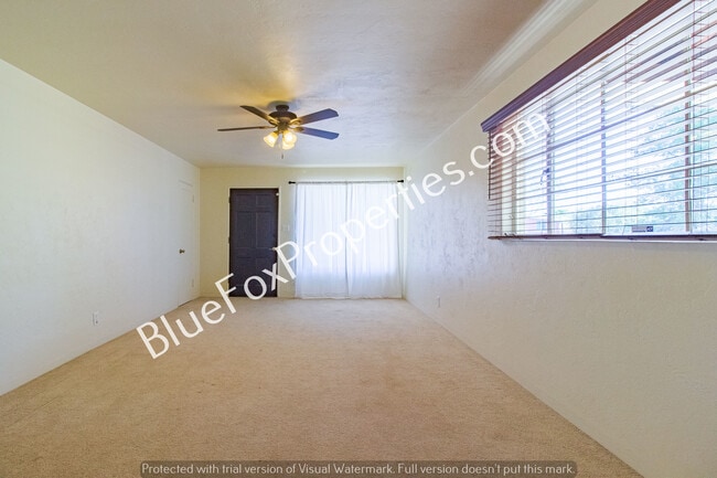 Building Photo - 418 S Jerrie Ave