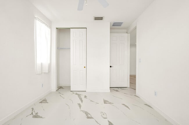 Building Photo - 810 Marina Del Ray Ln