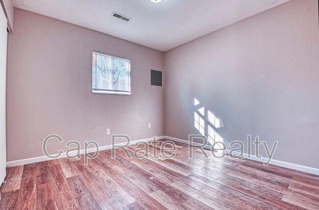 Building Photo - 2735 Joyce Ave