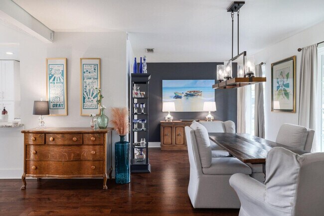 Building Photo - 7107 Scenic Brook Dr