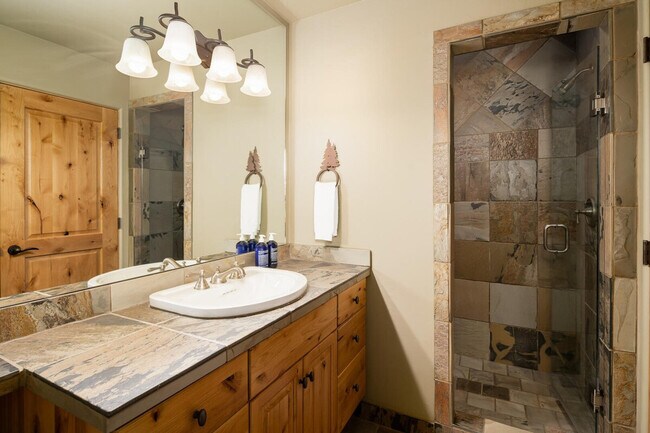 Building Photo - 4 Mountain Home Rd