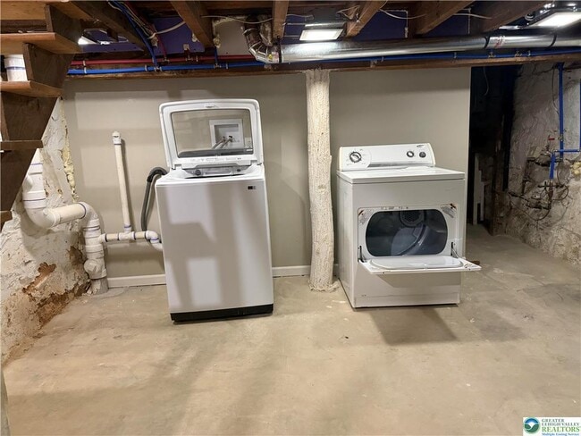 Building Photo - 4453 Main St