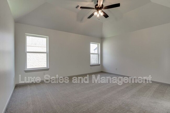 Building Photo - 6133 Frankie Lynn Ln