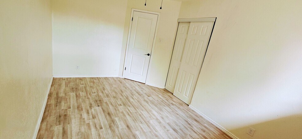 Building Photo - 1403 Churing Dr