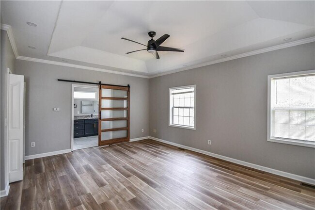 Building Photo - 3338 Sims St