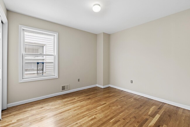 Building Photo - 359 Cator Ave