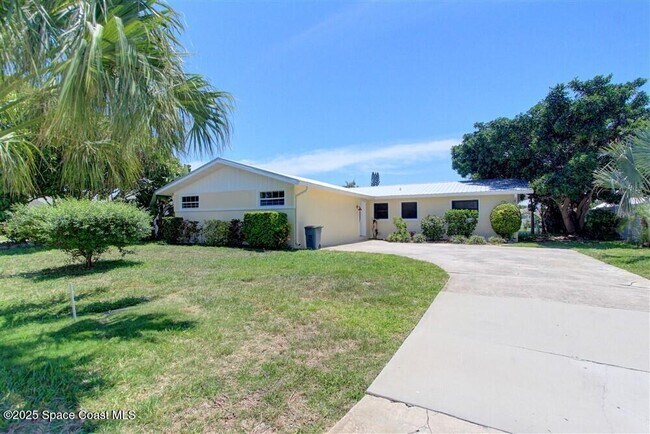 Primary Photo - 331 Carmine Dr