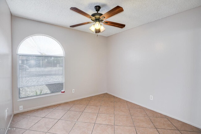 Building Photo - 10640 N 66th Ave