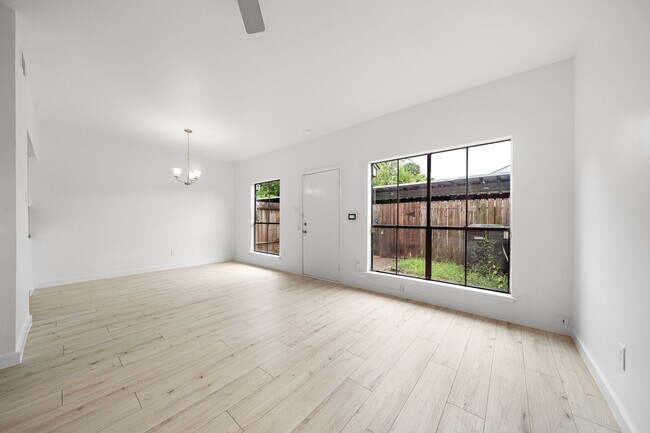 Building Photo - 8433 Wednesbury Ln