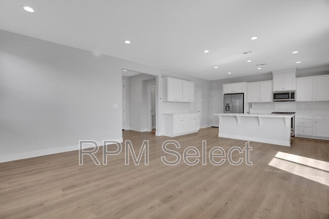 Building Photo - 567 Datura Dr