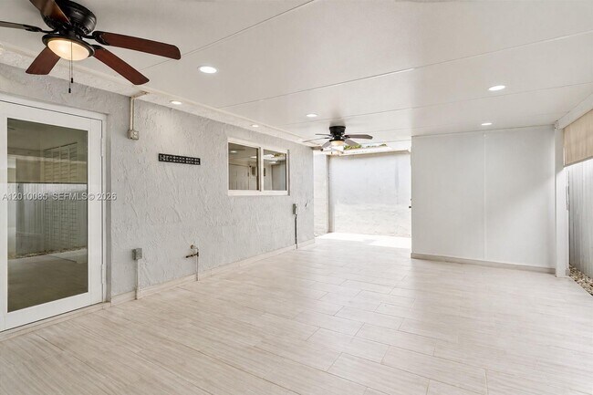 Building Photo - 11465 NW 88th Ct