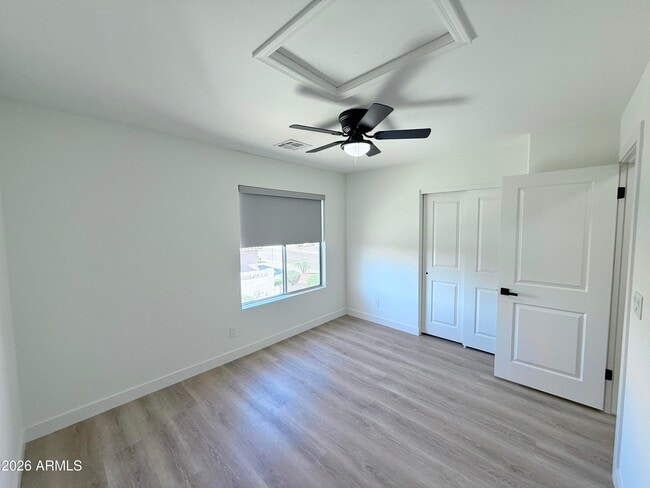 Building Photo - 6891 W Via Del Sol Dr