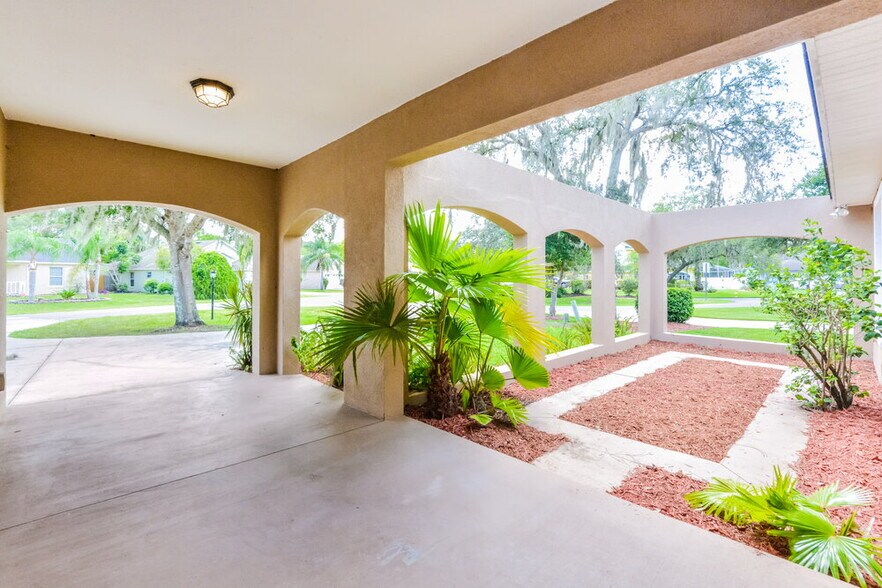 Building Photo - 11546 Lake Dr