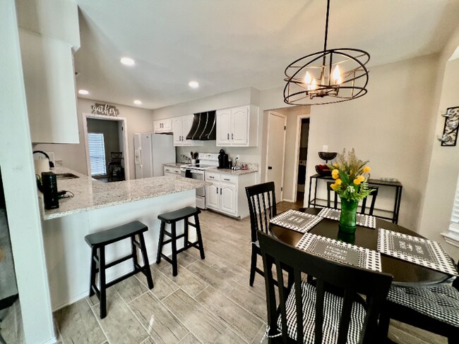 Building Photo - 550 Westoak