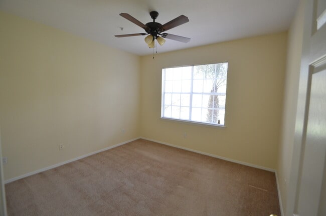 Building Photo - TEMPLE TERRACE: Second floor unit $1450 month. Gated Community! Convenient to USF