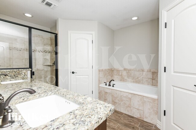 Building Photo - 612 Zachary Dr