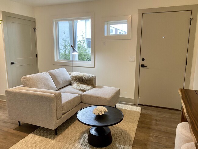 Interior Photo - The Dover
