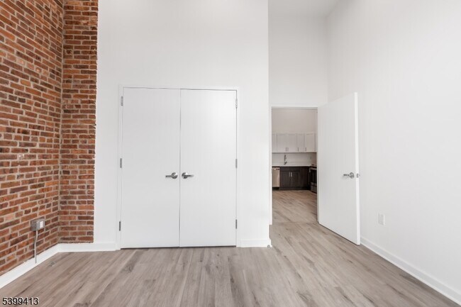 Building Photo - 70 Roseville Ave