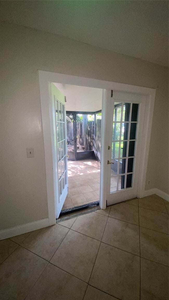 Building Photo - 9926 Watermill Cir