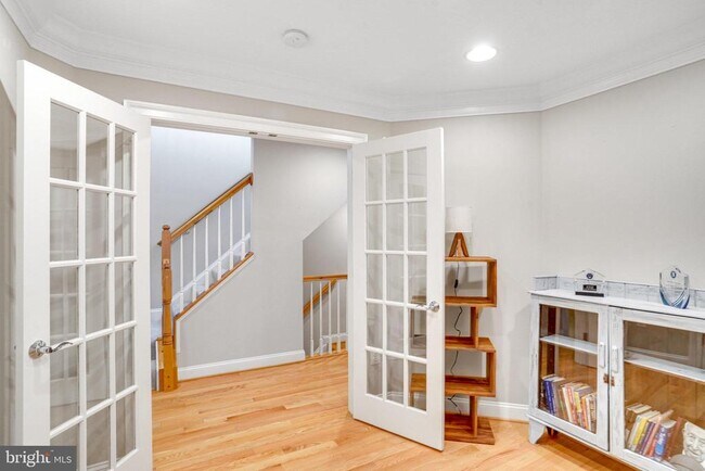 Building Photo - 906 Slaters Ln