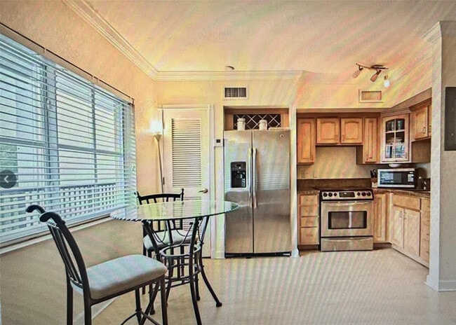 Building Photo - 924 SE 2nd St