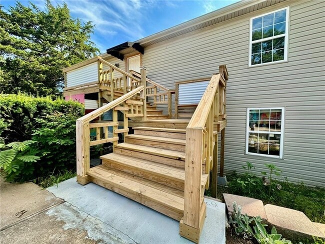 Building Photo - 14902 Dutchmans Dr