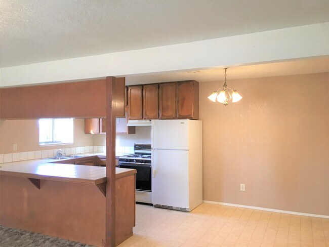 Building Photo - 488 Wiltsey Rd