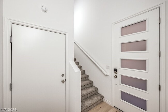 Building Photo - 600 N Carriage Hill Dr