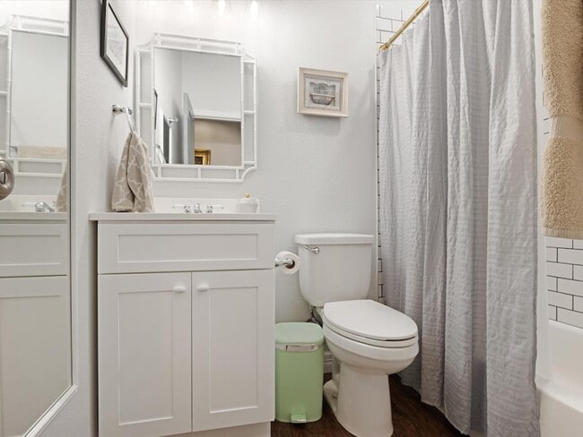 Building Photo - 222 N Cliff St