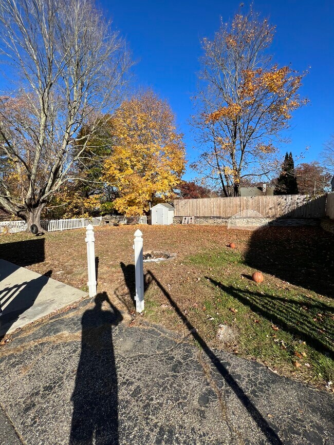 Building Photo - 35 Lynwood Dr