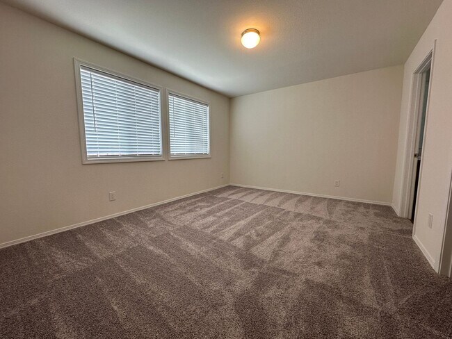 Building Photo - 212 Las Flores Ave