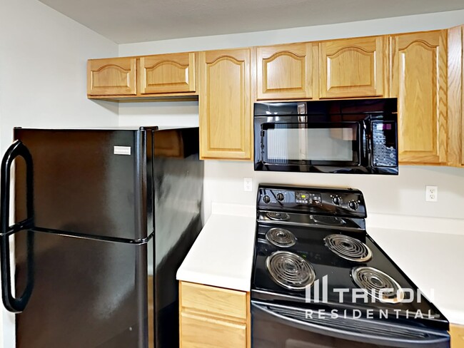 Building Photo - 928 Webb Dr