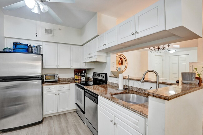 Building Photo - 2113 Tuscany Way