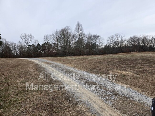 Building Photo - 2068 Corinth Rd