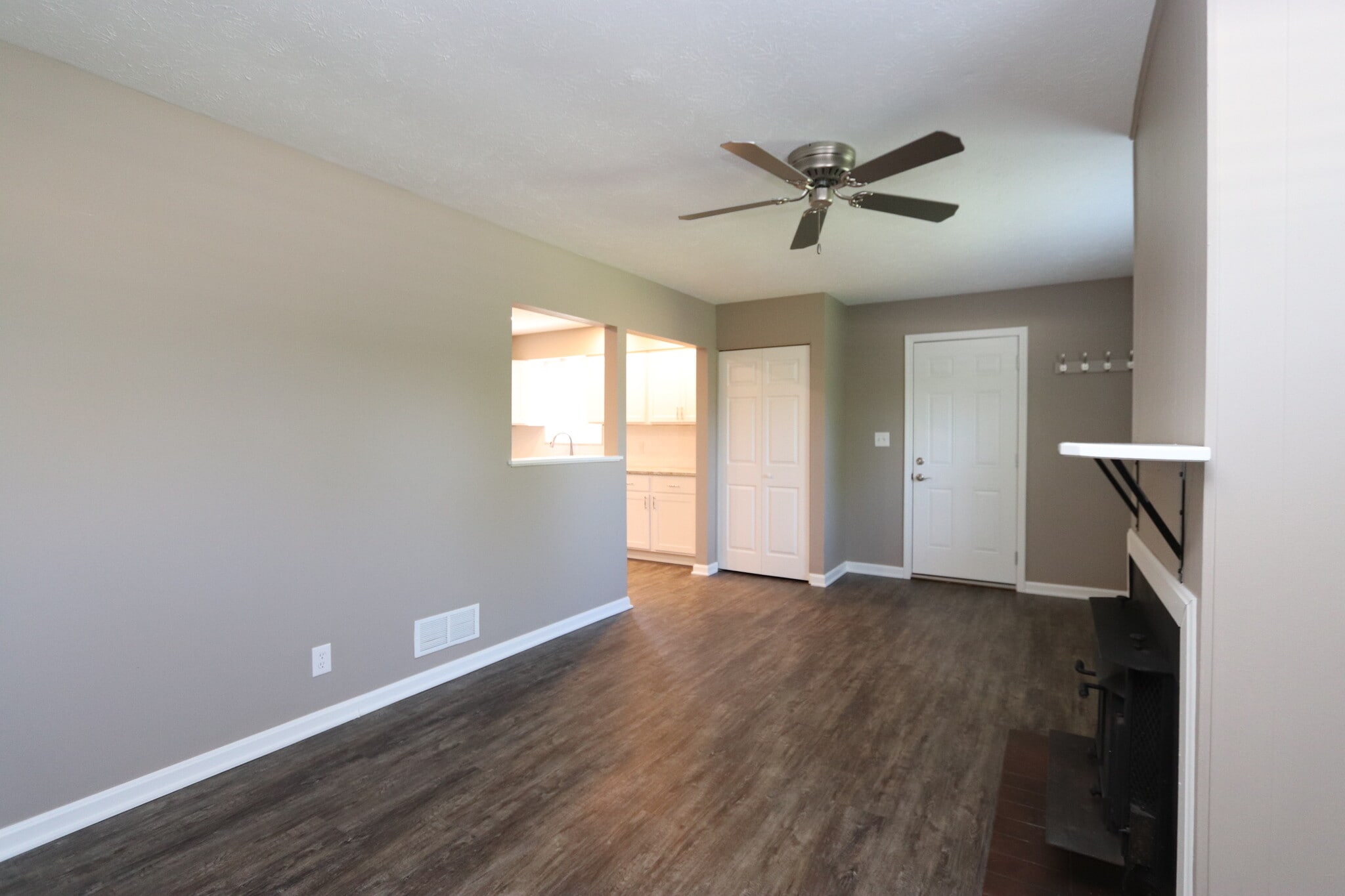 Building Photo - 6810 Village Green Blvd