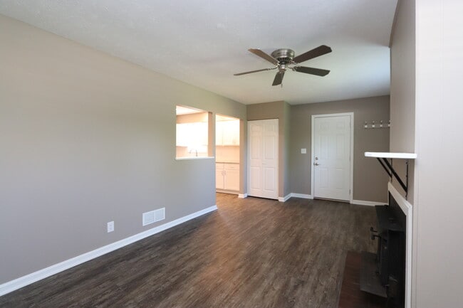 Building Photo - 6810 Village Green Blvd