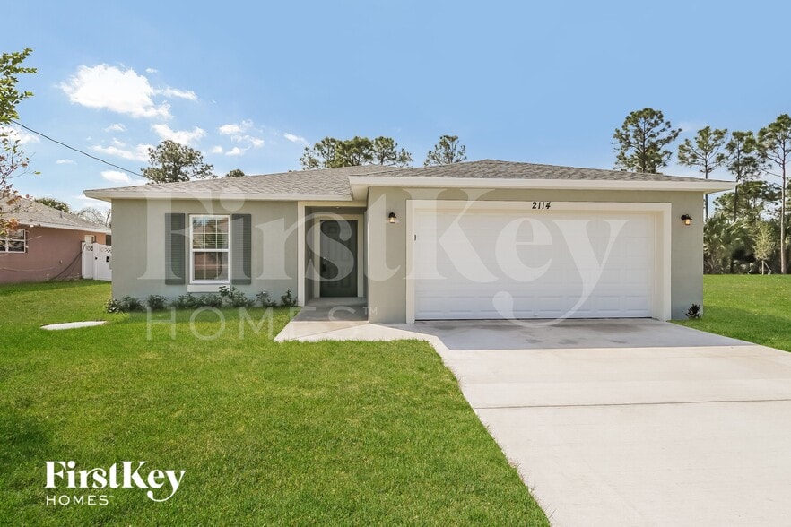 Primary Photo - 2114 SW Biella Ave