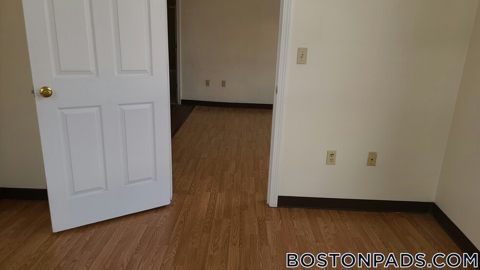 Building Photo - 81 Essex St