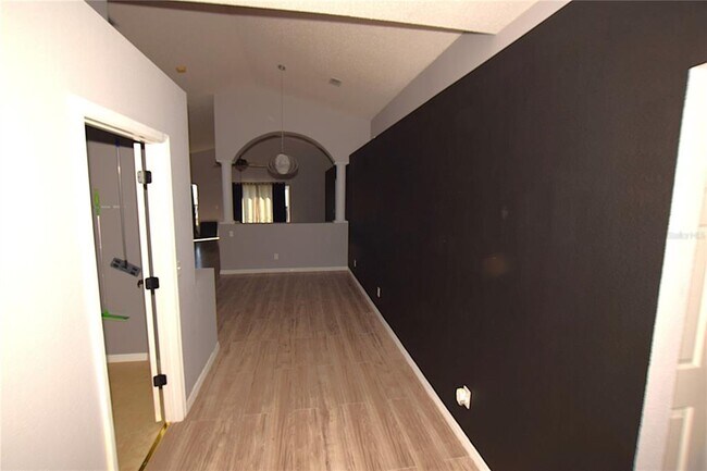 Building Photo - 500 Lake Charles Dr