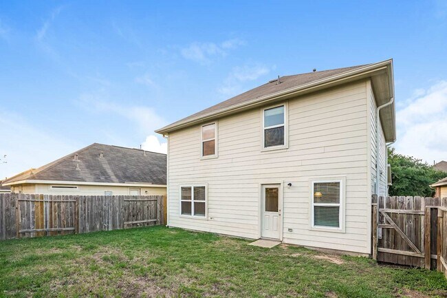 Building Photo - 18811 Dennington Dr