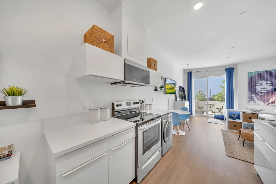 Interior Photo - Cocoon 63
