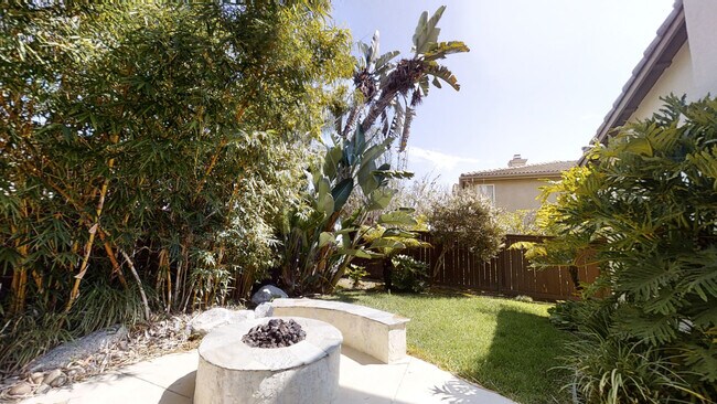 Building Photo - 3724 Strata Dr