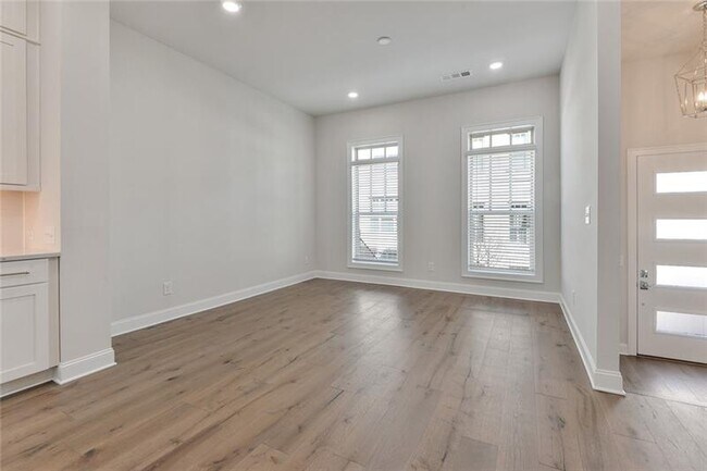 Building Photo - 4317 Parkside Pl