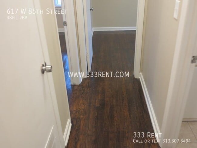 Building Photo - 617 W 85th St