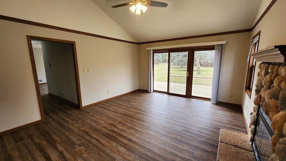 Building Photo - N62W38029 Florence Ct